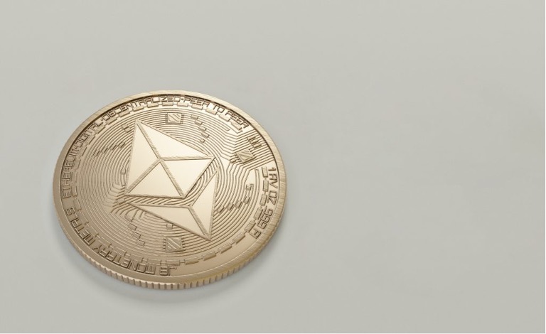 Ethereum Coin Op Licht Grijze Achtergrond.